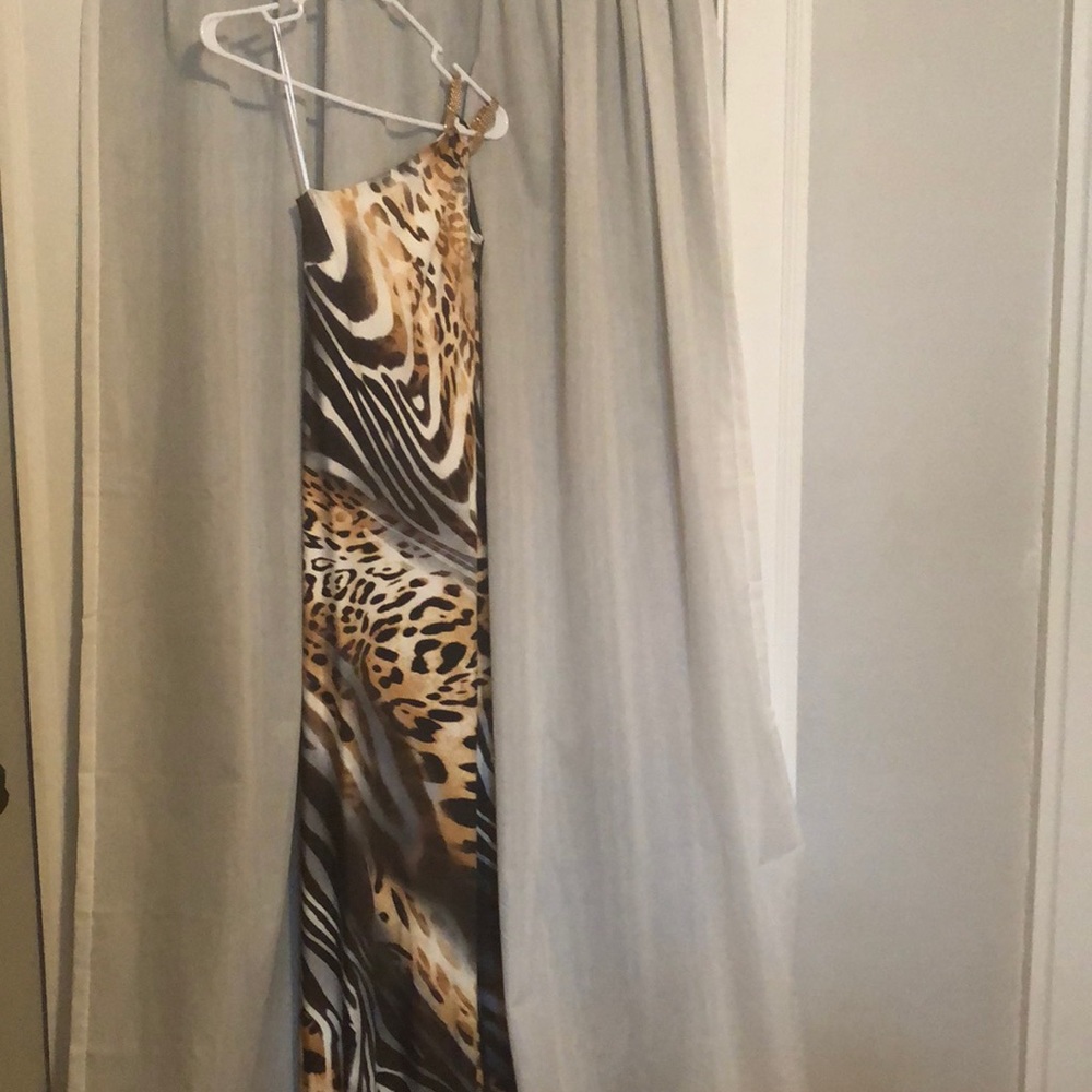 Long fitting leopard dress